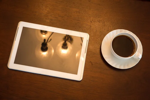 Café classique et Tablette PC — Photo